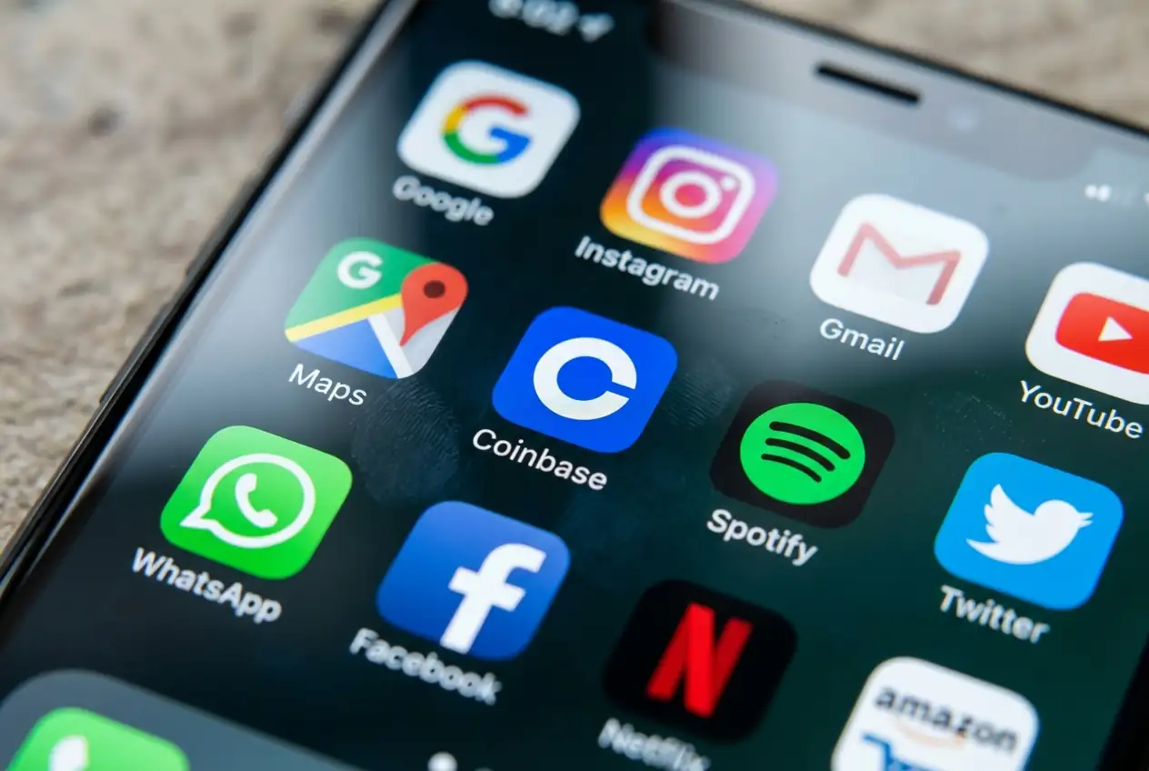Coinbase Gains Analyst Confidence with Raised Price Target and Expands Lending with Solana-Secured Loans
