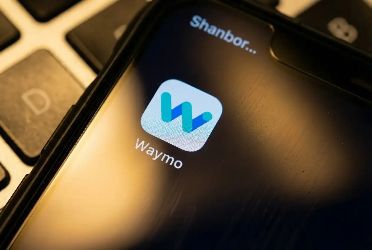 Waymo Achieves Commercial Scale, Integrates DeepMind AI Model for Self-Driving Training