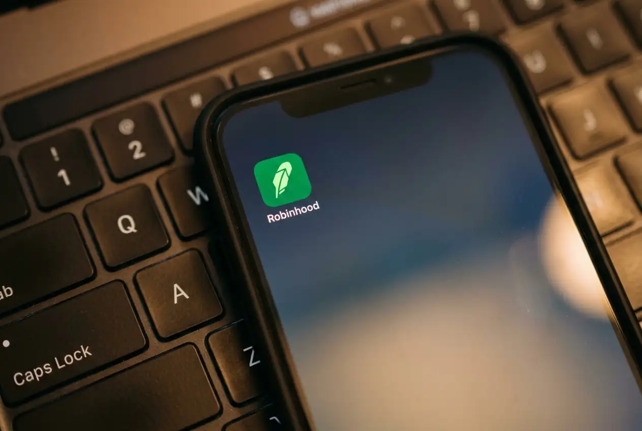 Robinhood's Growth Strategy Centers on AI, Social Trading, and Prediction Markets