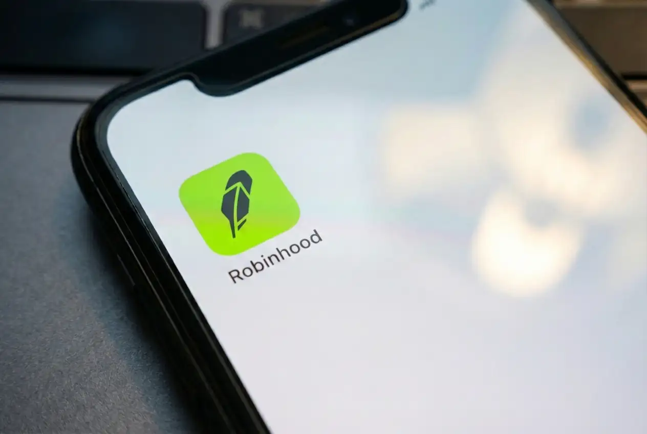 Robinhood Sued for Sharing User Portfolios With Google via Invisible Trackers