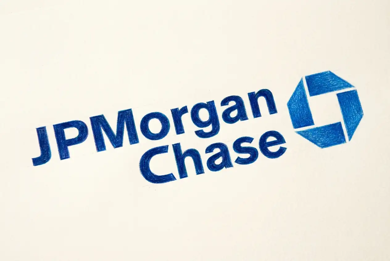 JPMorgan Executive Countersues Colleague, Alleging Extortion in Viral Harassment Case