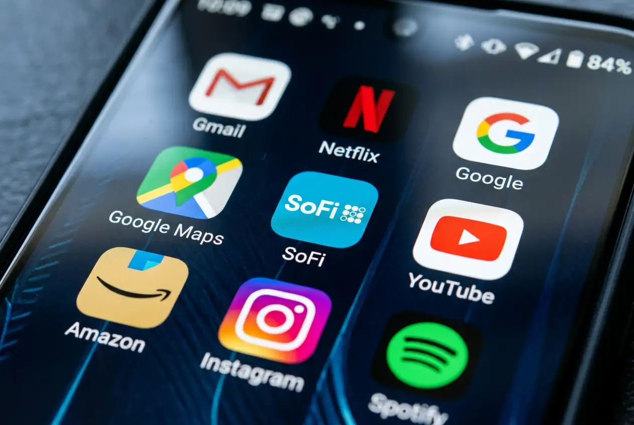 SoFi Acquires Peach, Expanding Its B2B Fintech Infrastructure